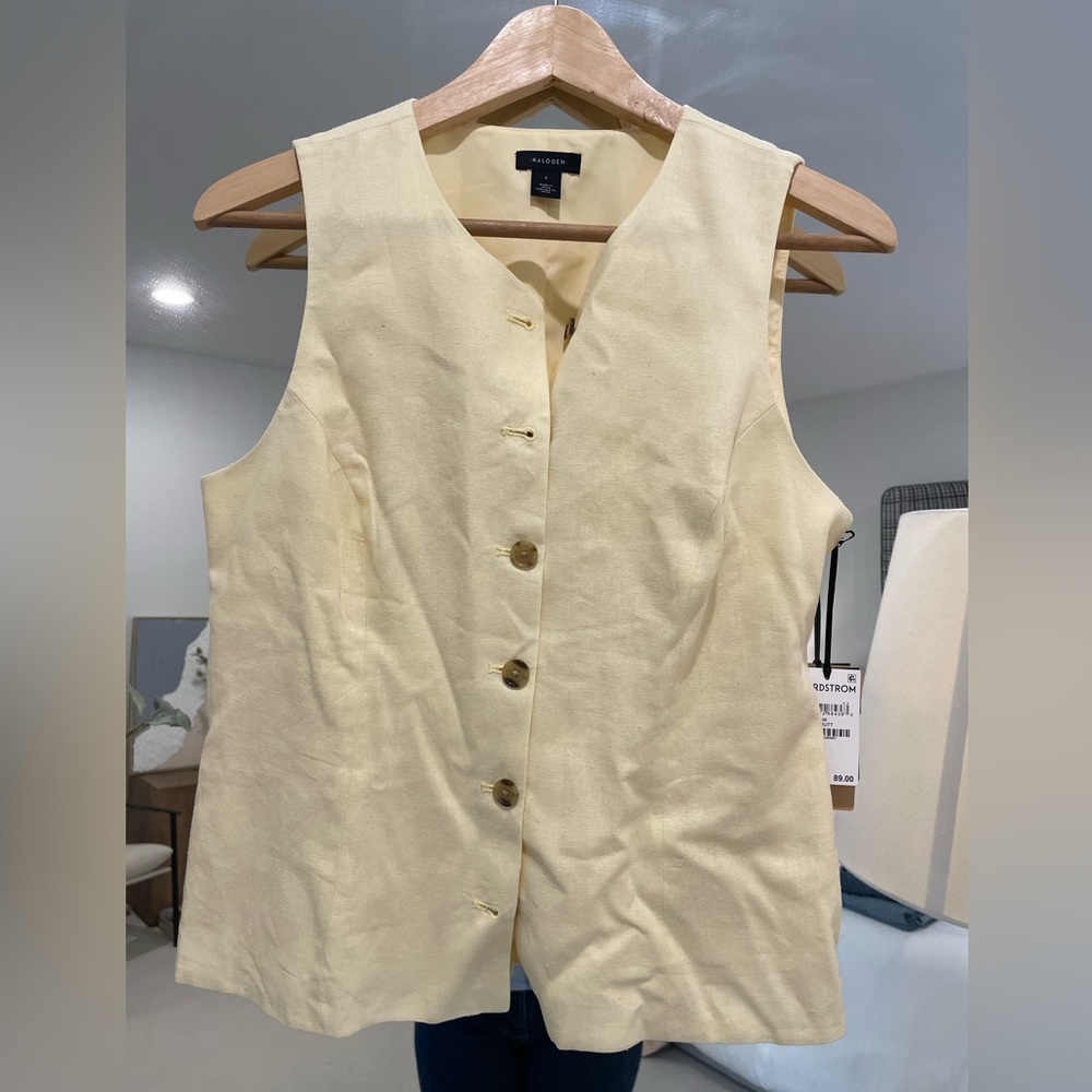 NWT Halogen Sleeveless Yellow Button-Up Top